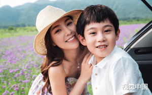 姐姐大我十八岁，我高考完后被她送进了电子厂