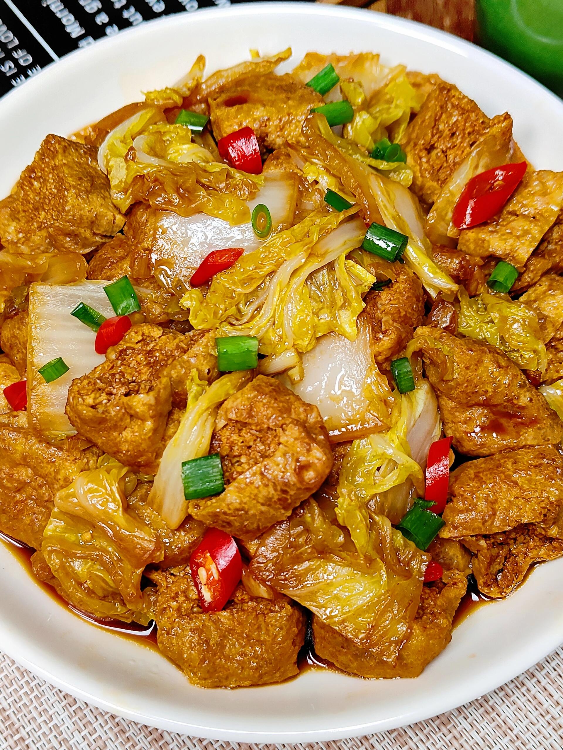 巨好吃的白菜炖豆泡，满口爆汁‼️
白菜炖豆泡这么做太香了吧，清爽的白菜搭配一口爆