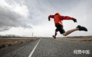 被女友出轨后，我忍痛做了她大爹