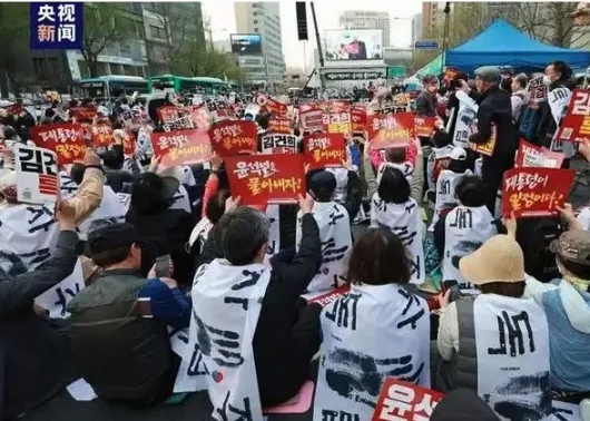 尹锡悦这小子的态度转变挺快