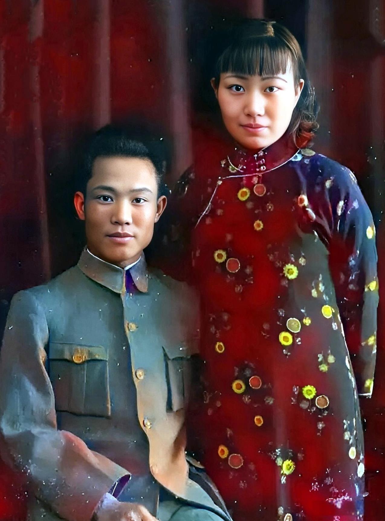 陈诚曾被人称为“小蒋中正”。在一段时期，他的一言一行，一举一动都刻意模仿蒋中正。