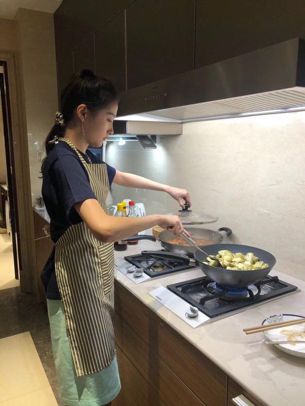 把电饭锅、电炖锅、电热水壶、电炒锅、电蒸箱、微波炉、空气炸锅的力量充分发挥出来，