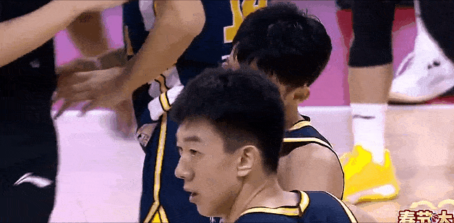 徐杰是真的累！徐杰这场比赛又打了47分钟，几乎就是打满全场！

广东队赢30分的