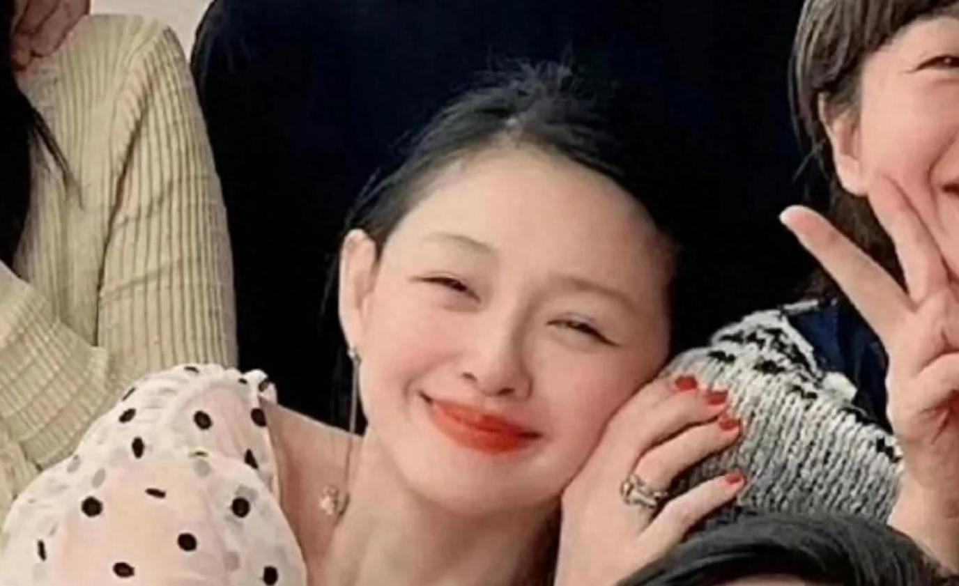 
	人去方知情深，汪小菲一夜之间从英俊的中年企业家成了失魂落魄的老男人，还有媒体