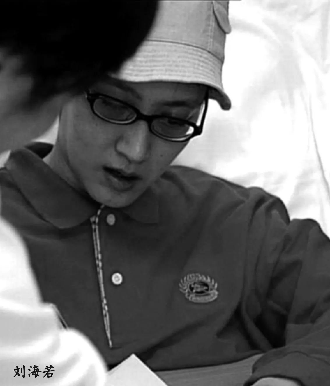 2002年，香港凤凰卫视主持人刘海若，在伦敦乘火车旅行时，火车突然脱离轨道，导致