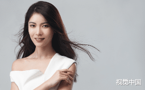 陪老板去应酬却发现他跟刚毕业的女秘书在隔壁贴贴