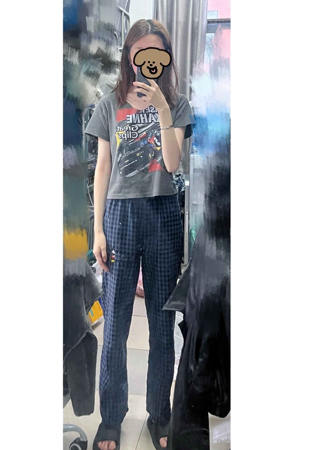 让人毫无欲望的儿童身材
（穿的睡衣别骂）h型没胸没屁股，小骨架窄肩窄胯🥲如果不