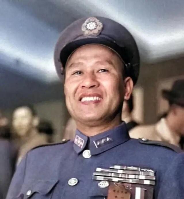 1946年6月，白崇禧踌躇满志的就任国防部长，却发现毫无实权，他连外出的接待费用