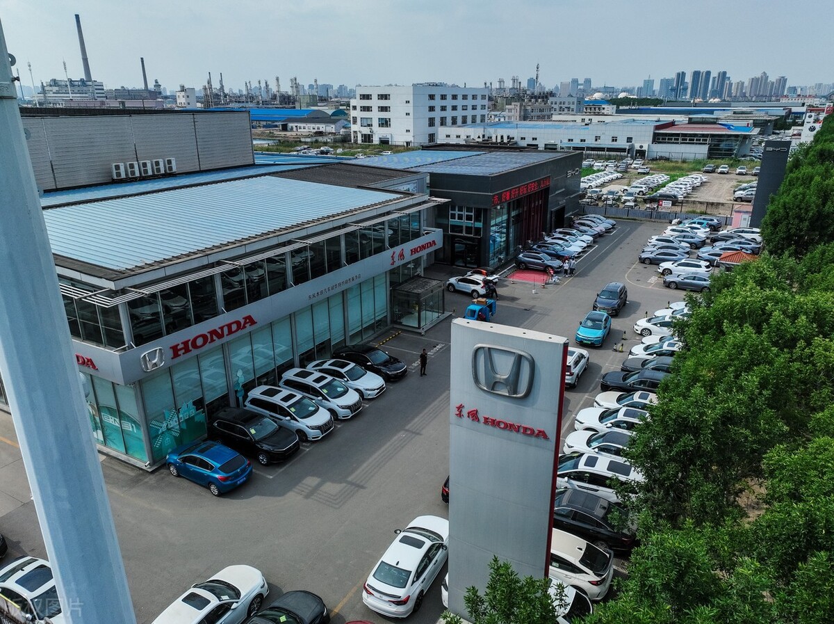 国内公认4S店最坑人的三个套路，买车需擦亮双眼，希望你没有被坑
在这个消费主义盛