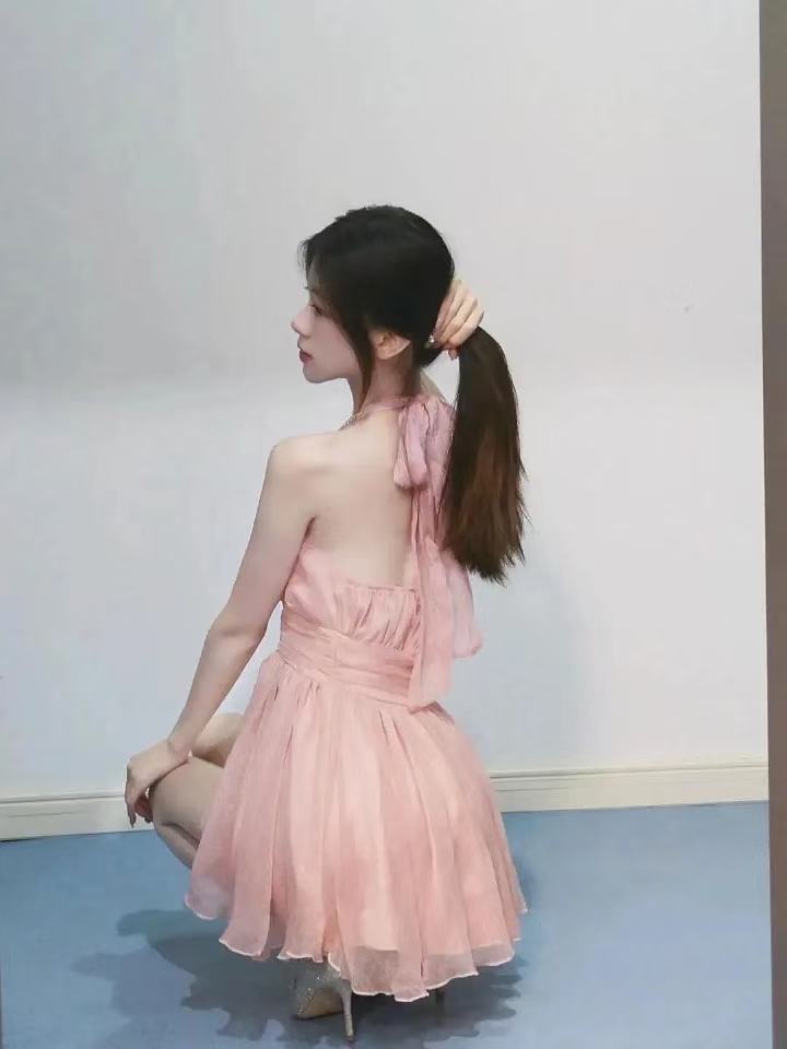 你愿意花多少钱请我吃一顿饭哈哈哈哈