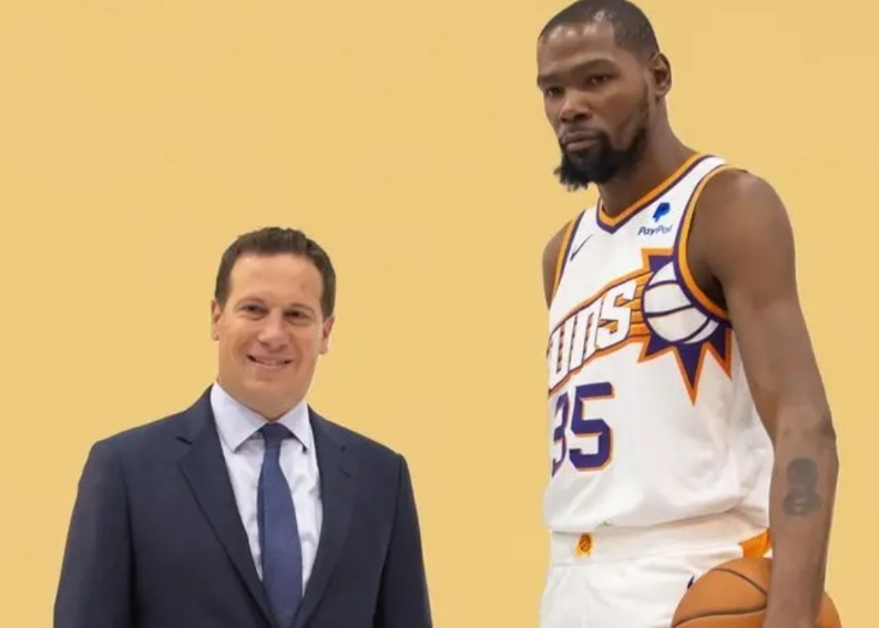 太阳拿2031年首轮从爵士换来3个未来首轮签，大大增强了获得巴特勒的可能性：
