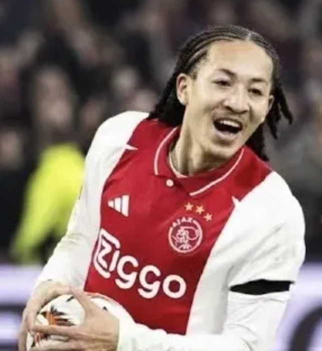 华裔球员天乐，看来已经是我们很难高攀的存在了。
看下这位年仅21岁的球员，已经可