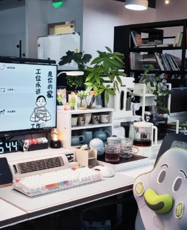 我么公司一员工上班时发生轻微车祸，部门主管第一时间联系员工关系同事，要报工伤。H