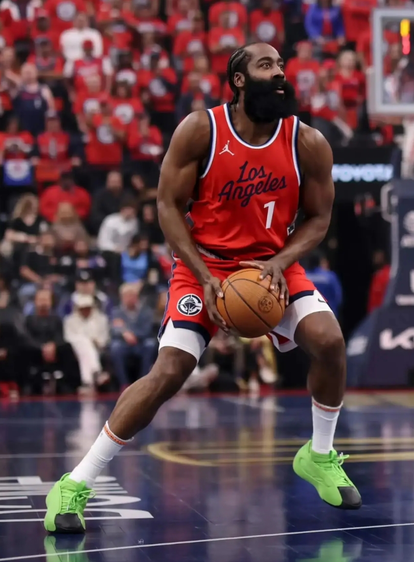 快船103：126掘金，哈登实属无奈：

1、哈登5次失误怪谁，换成能力稍微强一