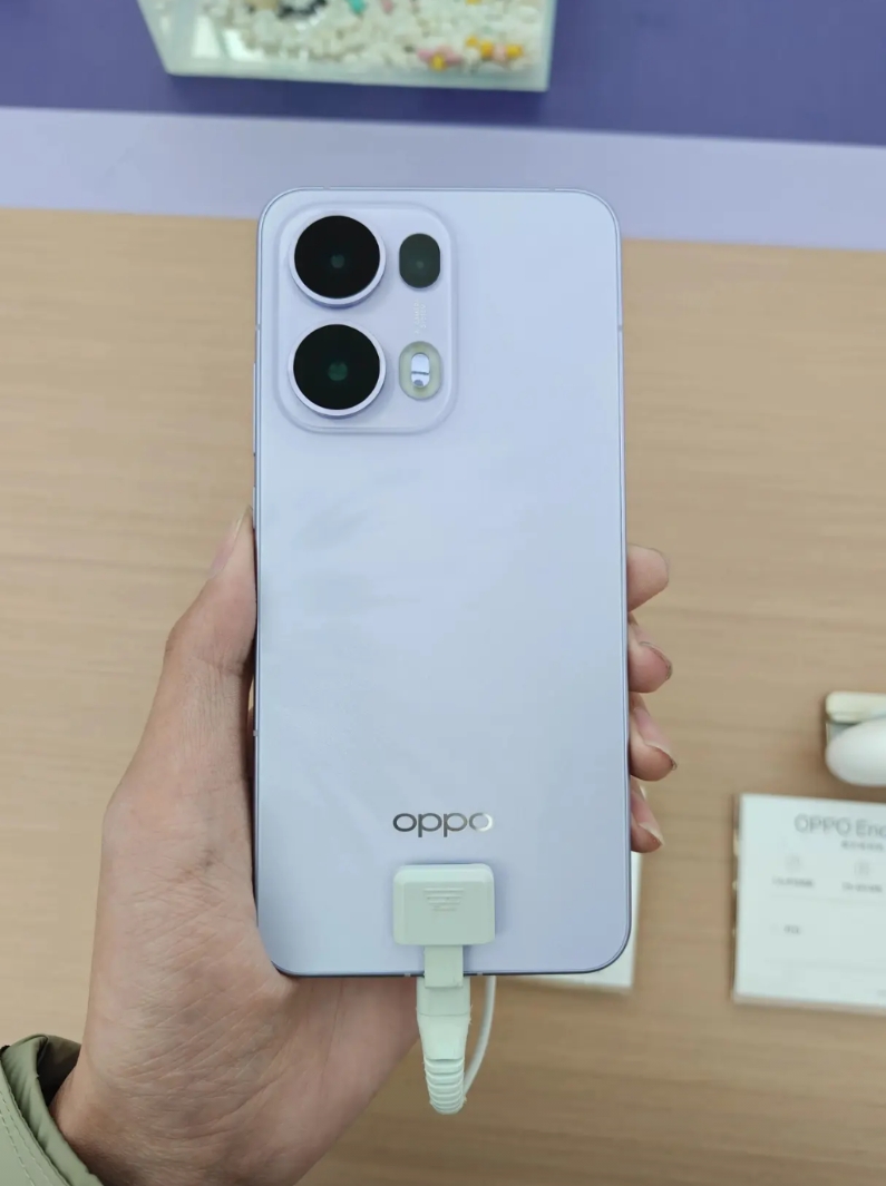 唉，oppo Reno13真的是特别棒的手机，就是性能比之现在的新机骁龙8 ge