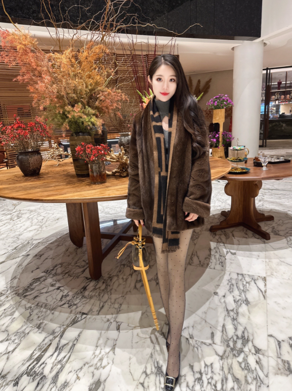#对视8秒爱上我 ##今日穿搭look 