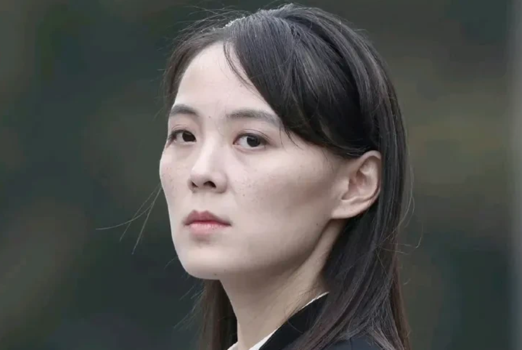 金正恩妹妹严正警告韩国！

金正恩妹妹金与正严重警告韩国，如果再发现有韩国无人机