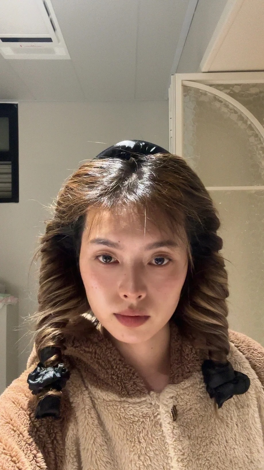 左划看效果
洗完头吹干卷两三个小时就👌了