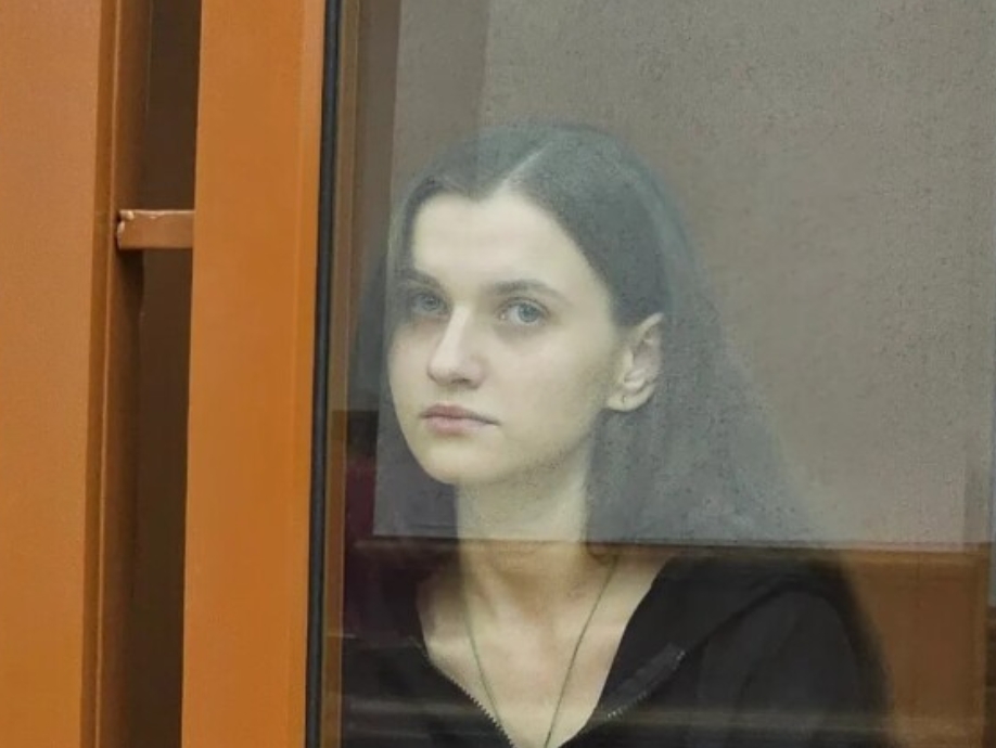 俄坦克厂女工犯叛国罪，为了几千块被判12年

10月12日，路透社报道称，在俄罗