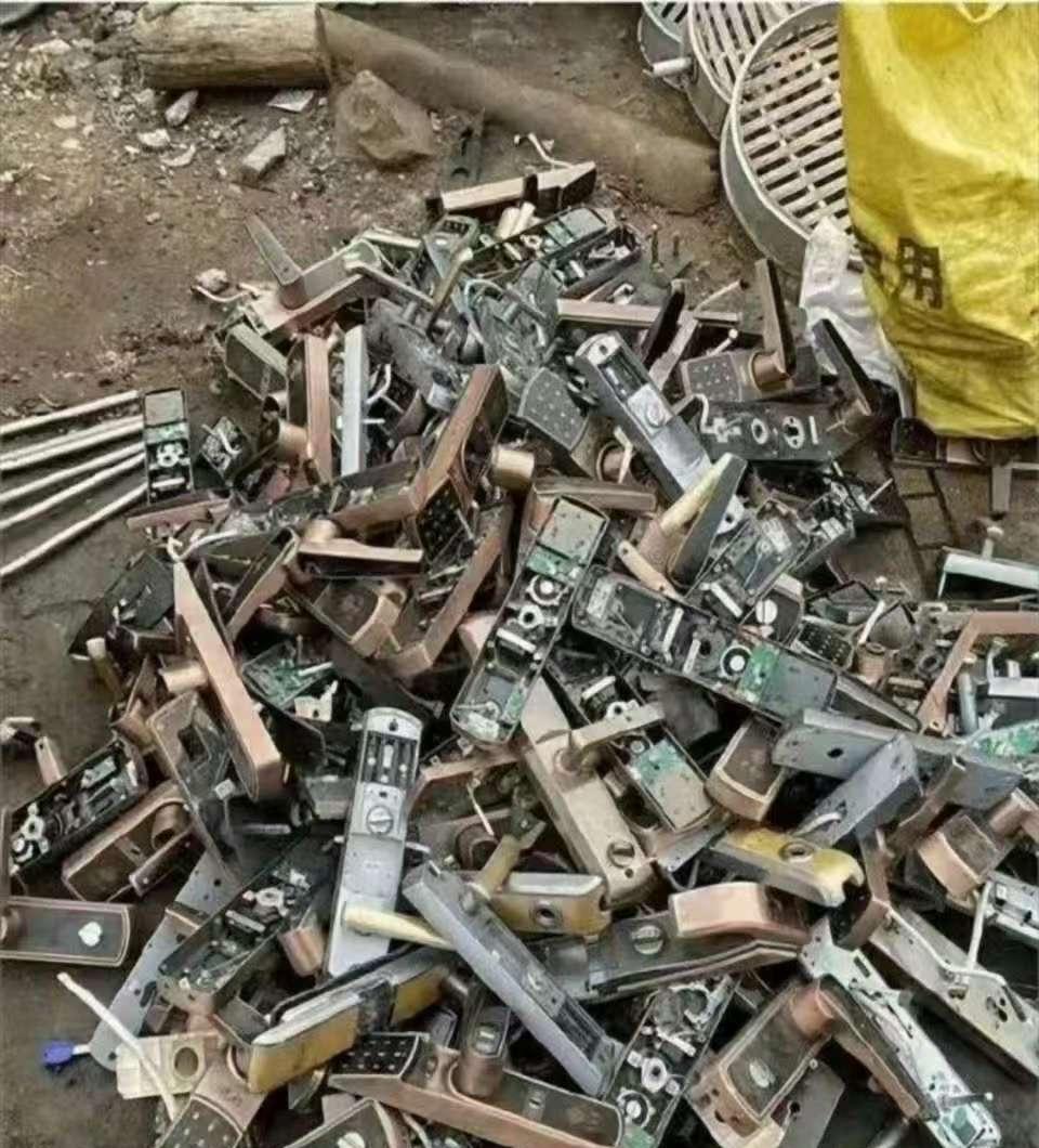 难以置信，以前很流行的指纹锁现在都是垃圾了