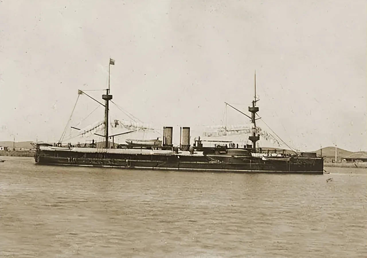 民国为什么会和晚清差那么多呢？

晚清能造万吨巨轮，民国造不出来。

晚清设计飞