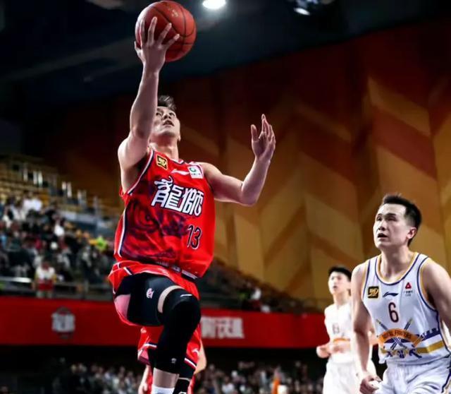 郭艾伦40分高光，重返男篮国家队呼声高，郭士强麾下再添猛将？