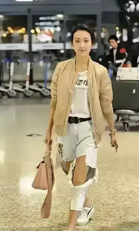 我的个乖乖，我在哈尔滨太平机场碰到了谁？真的太惊艳了，叫人看得都移不开眼啊！好美
