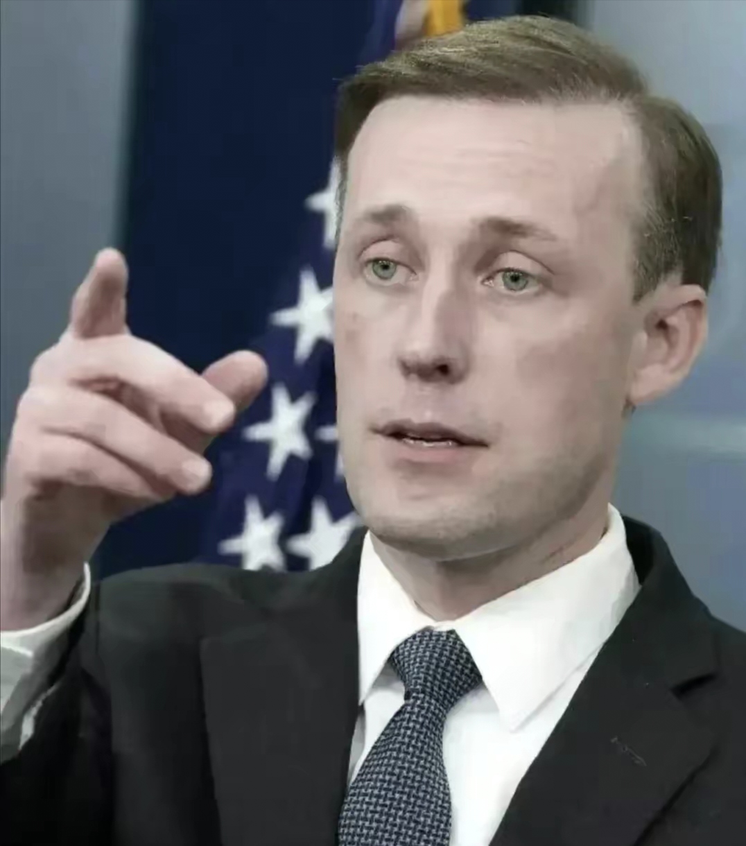 黎明前，沙利文神秘低调踏足乌克兰，俄特工秘密跟踪。几个小时后，基辅上空战火骤起，