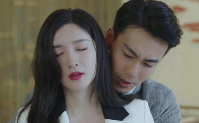 江疏影的表情，耐人寻味啊！