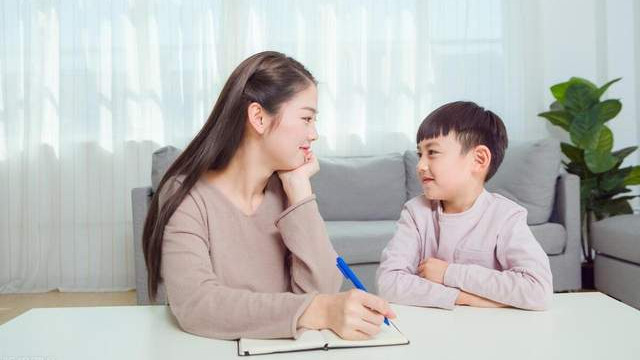 5小孩8小时卸30吨水，生活的迫于无奈？还是主动选择吃苦？