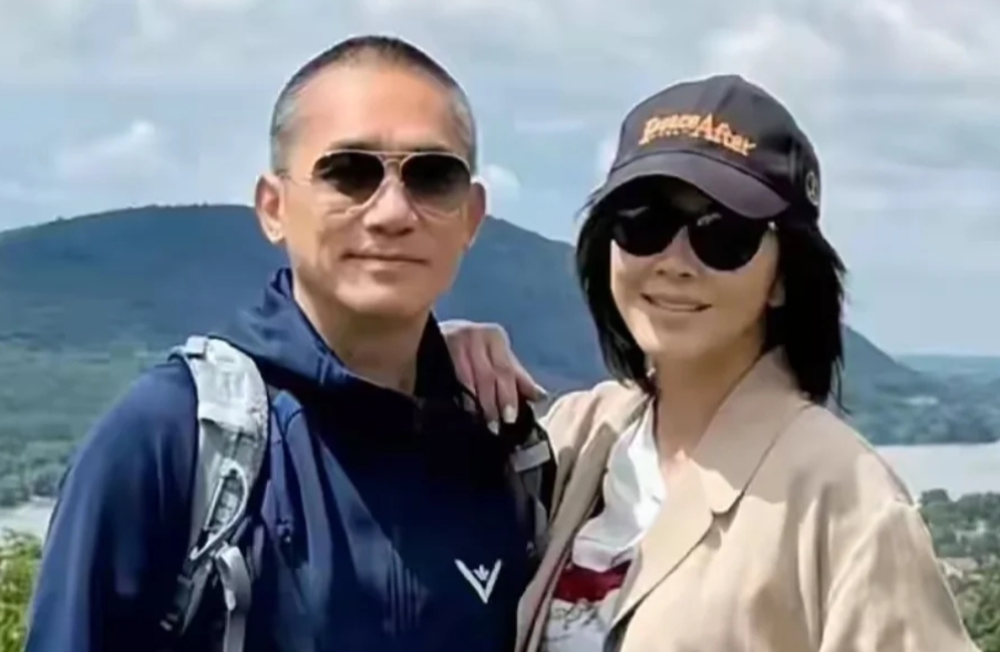 刘嘉玲与梁朝伟：岁月流金，深情愈浓