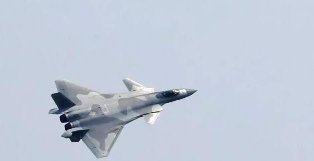 美国炒作任何四代机都能击落中国歼20？话说回来，这些所谓的专家对中国的先进装备唱