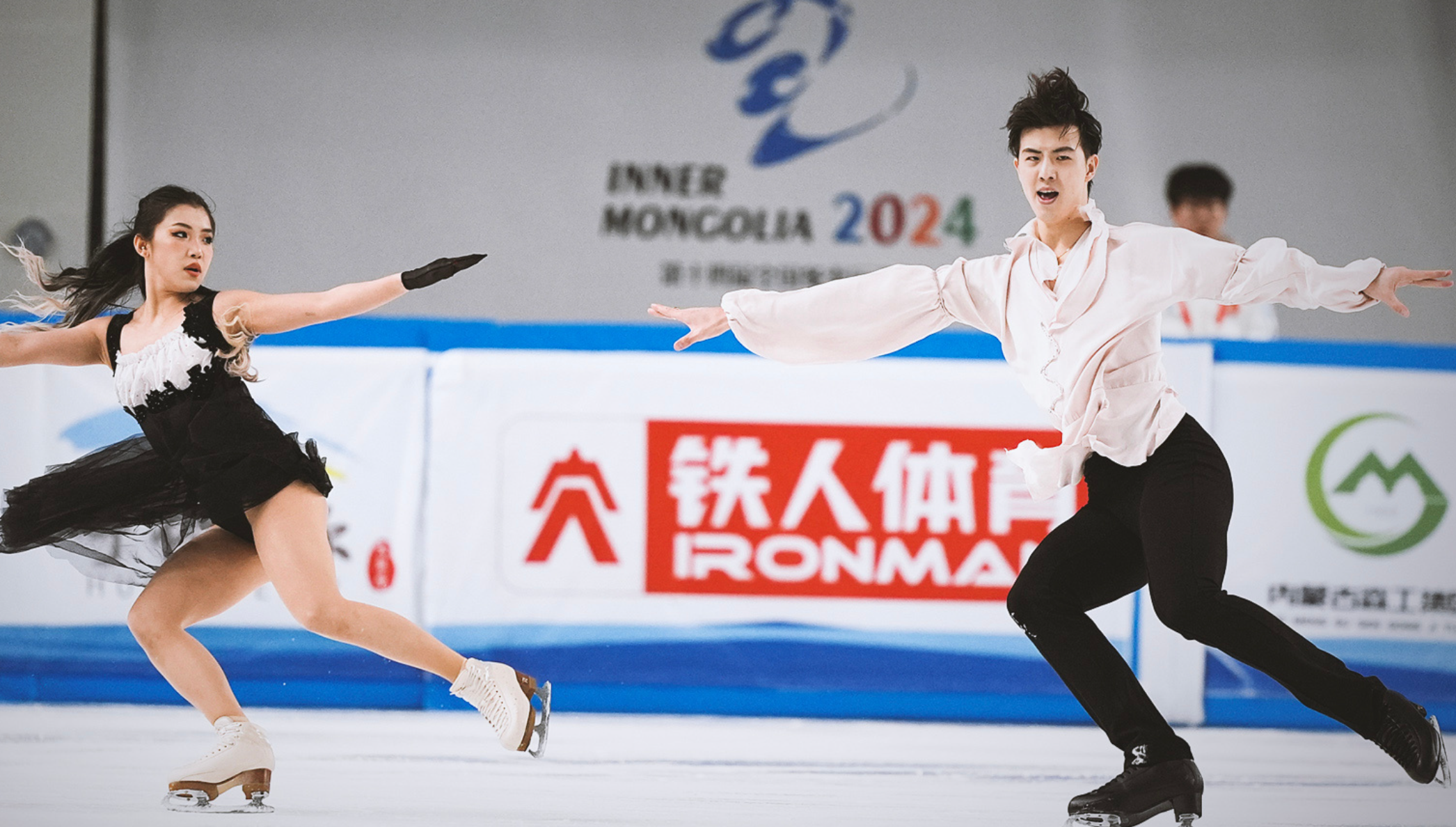 热搜霸榜！柳鑫宇自爆门之后首秀，与王诗玥夺第一，舆论热议
十四冬公开组团体冰舞韵