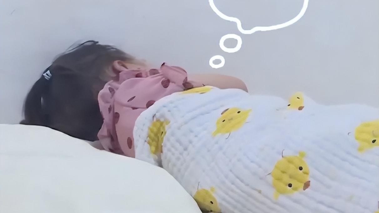 2岁女娃睡不好，被奶奶喂符水致铅中毒，医生：要科学就医！