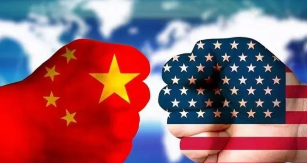中国关税反制，特朗普急了！

2月1号，特朗普签署文要给中国加征10%关税，还扬