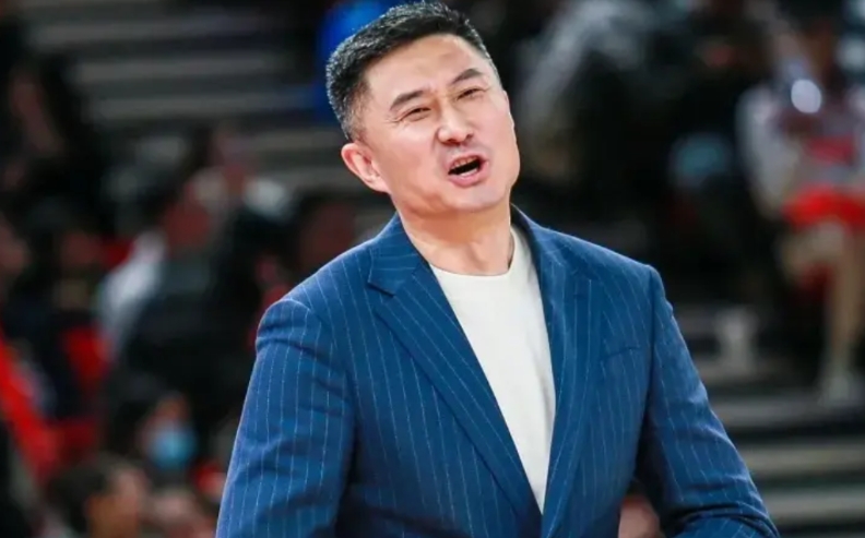能不能要点脸！广东男篮116：108险胜福建男篮，5问主教练杜锋。

1. 请问
