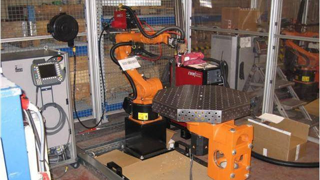 弧焊机器人与气保焊机的成本差异体现在哪些方面？