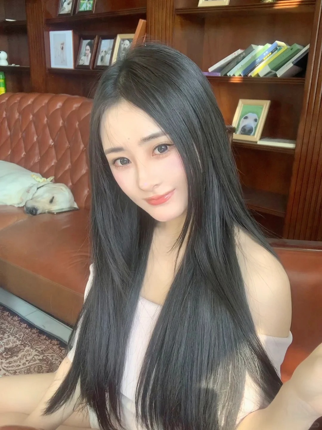 靠我这张脸赚了3000万🏠
网友说，我去直个播，每天背景音乐放爱的供养、宫锁心