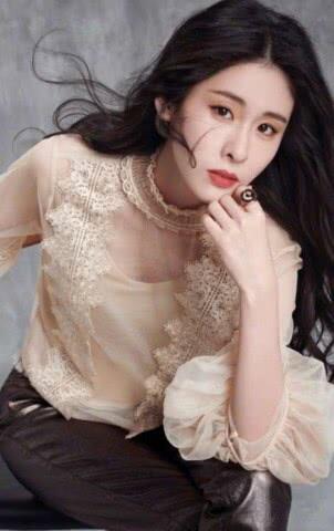 张碧晨与小鬼恋疑云：娱乐圈的微妙关系