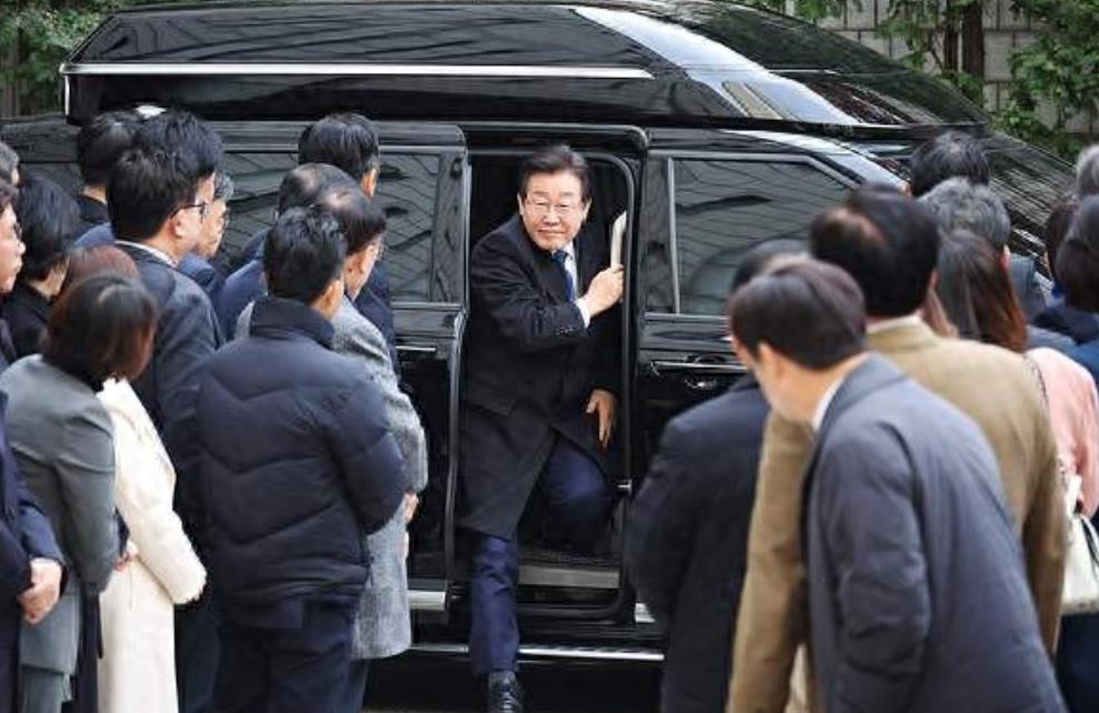 尹锡悦遭逮捕，李在明支持率暴涨或接手权力，并就对华关系表态