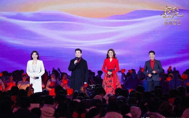 晚会吐槽大会，央视《启航2025》跨年盛典，五大槽点引热议