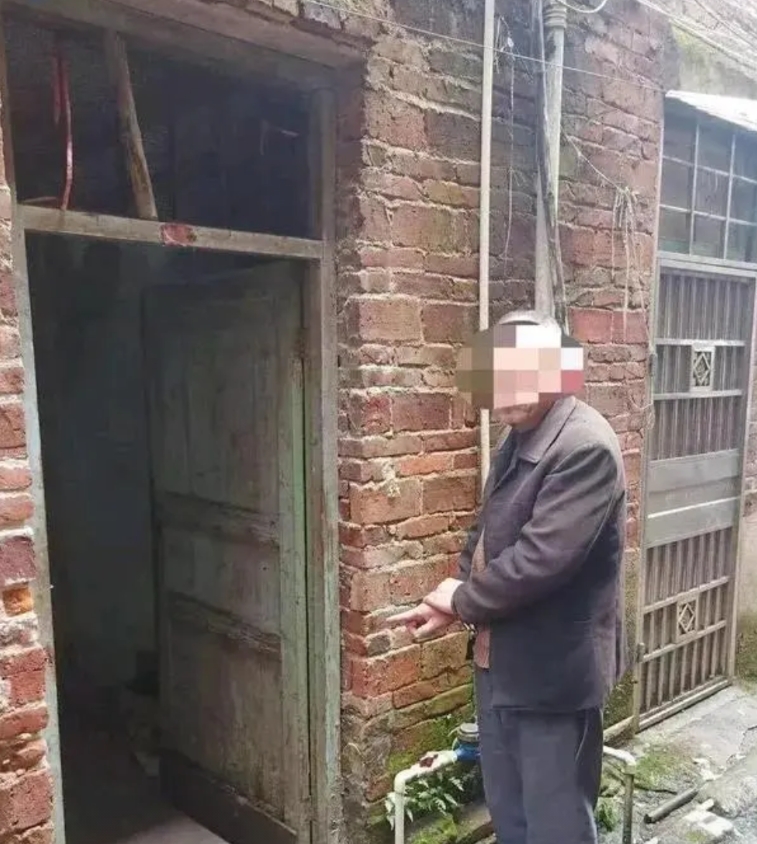 今天看到这么一条新闻，说是长春一个老者嫖娼被抓了，被抓不是结果，结果有点难为人啊