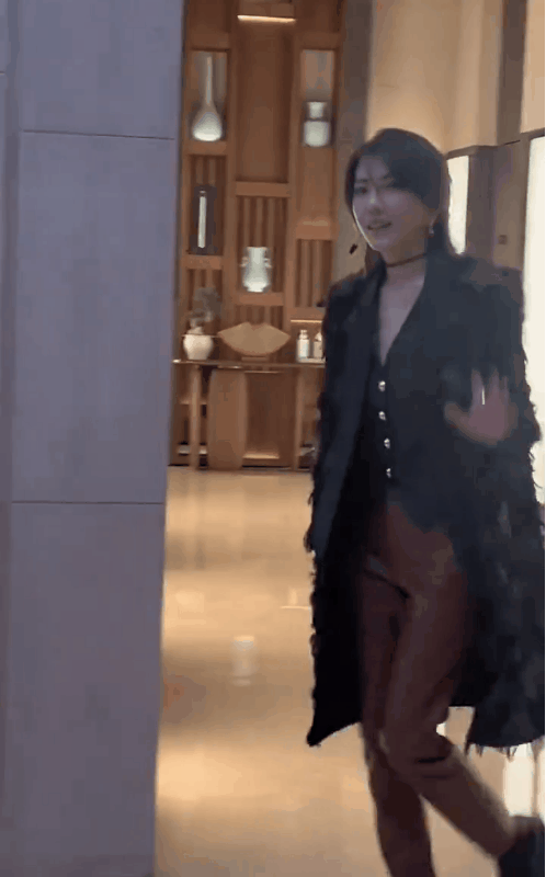 哇塞，听说《乘风2024》的初舞台录制已经火热开启了！姐姐们上班下班的路透照也纷