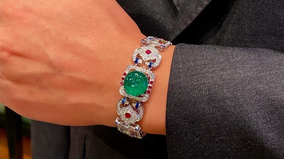 不建议中年男人戴这3种珠宝，以为很有品味，实际上廉价又难看