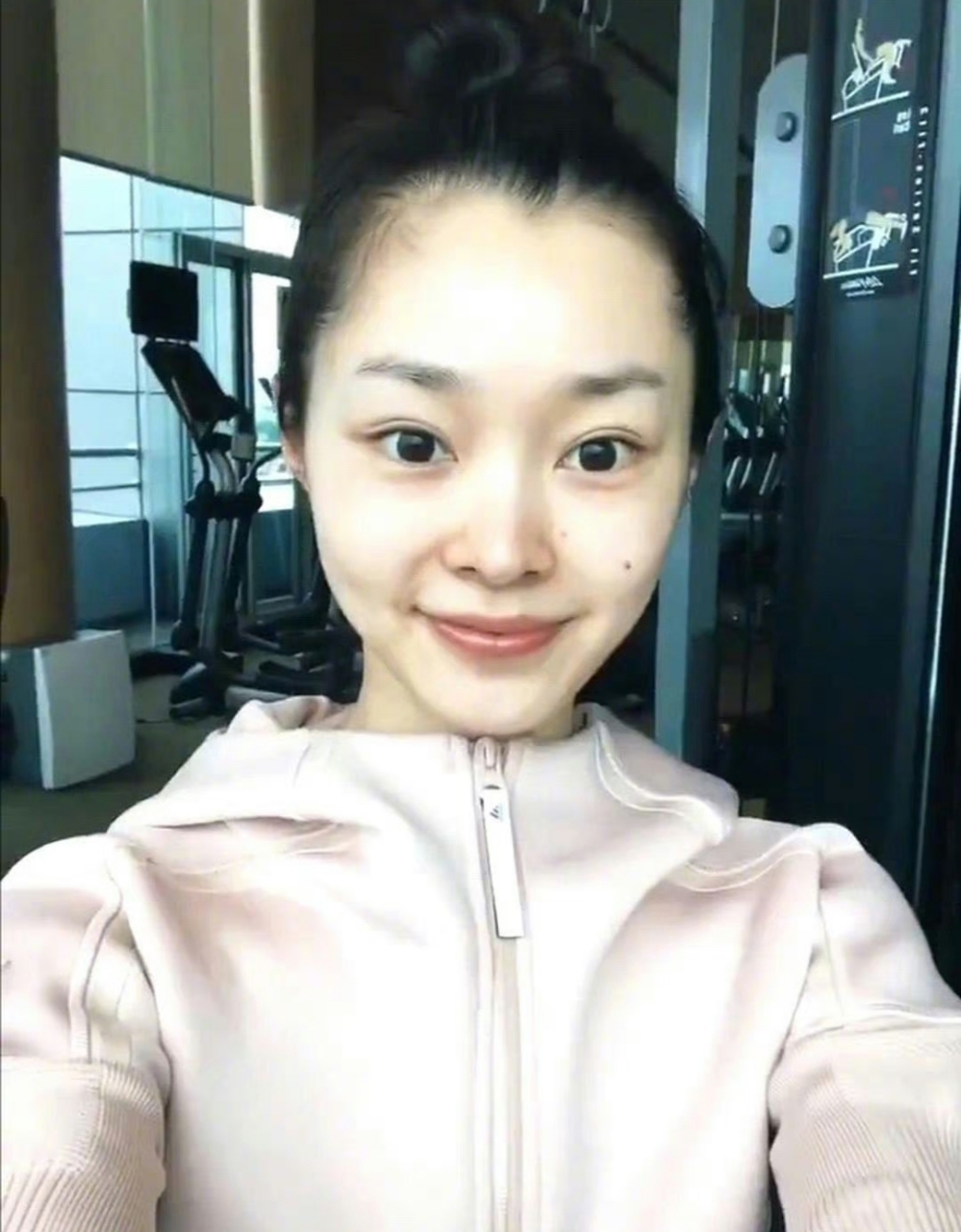 原来宋轶脸上有这么多痣 