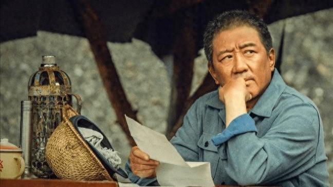 三十年如一日的演艺人生，父子情深却隔着太平洋，他的成功秘诀是什么？