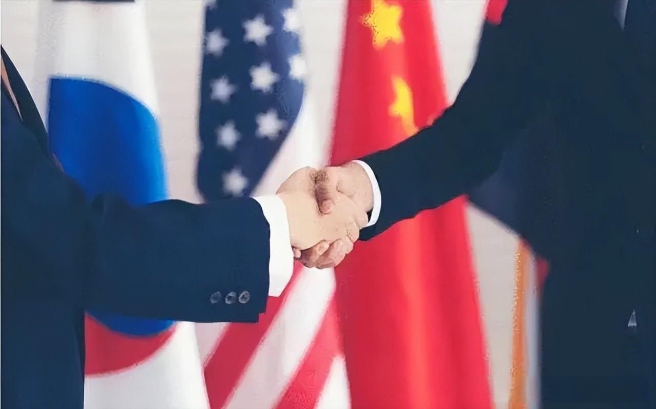 [微风]中方这次和美国当选总统特朗普通电话，双方基本都没有按照套路出牌，时间上看
