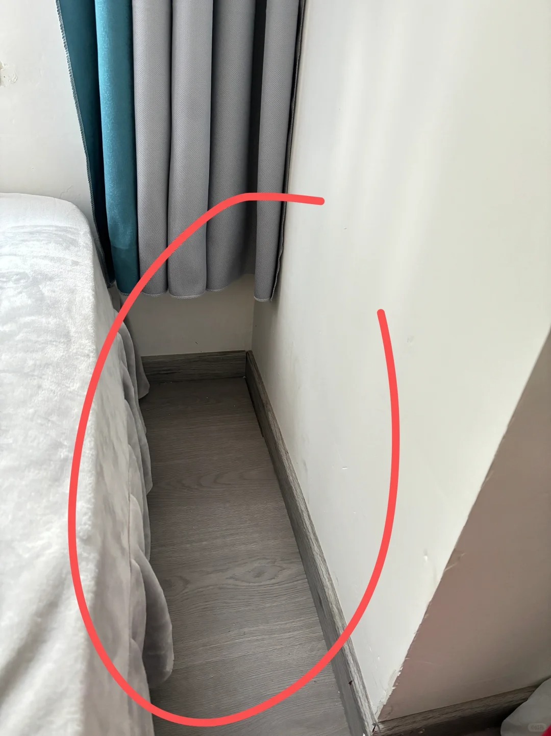 想知道床尾这块能放什么
想抄抄各位的作业
不要正新鸡排！！！