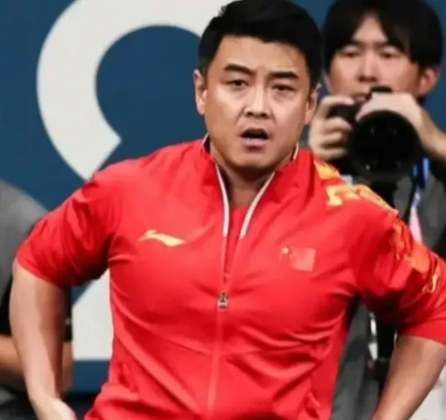 王皓发飙，现场质问组委会：办不好就别办。

在亚锦赛男双比赛结束后，王皓是真真被