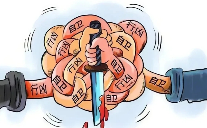 重庆，一女子在卖淫过程中因拒绝男子亲嘴，遂遭到对方殴打。而后，女子持水果刀将对方